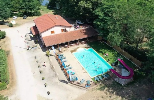 Rieux-de-Pelleport Alquiler De RV | Camping Flower Les Mijeannes* - Woodlodge Confort Family Tent 4 Rooms 6 People - without sanitary facilities