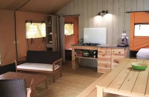 Devillac Casa | Camping Fontaine Du Roc *** - Carpa Safari 3 habitaciones 5 personas