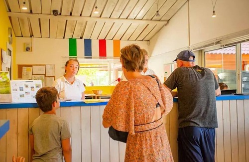 Chateauneuf-de-Galaure Casa | Camping Le Château de Galaure**** - Comfort XL 3-room mobile home 4 adults + 2 children