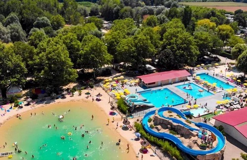 Chateauneuf-de-Galaure Casa | Camping Le Château de Galaure**** - Comfort XL 4-room mobile home for 6 people