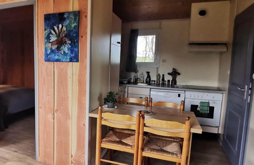 Saint-Aubin-le-Cloud Chalet De Esquí | chalet bleu-Chalet-Baño Privado-Grande-Vista al Jardín