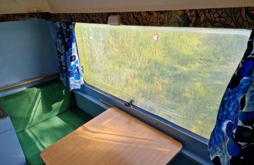 Larochemillay Otro | Camping La Fôret du Morvan Vintage caravan