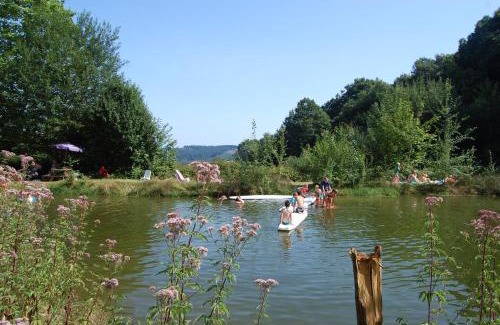 Larochemillay Otro | Camping La Fôret du Morvan Vintage caravan