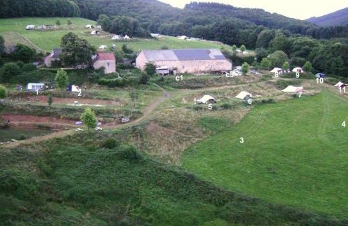 Larochemillay Otro | Camping La Fôret du Morvan Vintage caravan