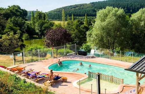 Saint-Leger-de-Fougeret Chalet De Esquí | Camping LA FOUGERAIE * - Panoramic Chalet Pilotis - 2 bedrooms 5 people
