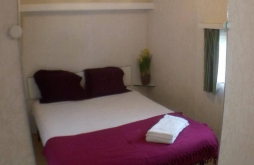 Ladignac le Long Alquiler De RV | Camping Ladignac Caravan Park