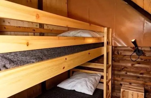 Vollore-Ville Alquiler De RV | Camping le Grün de Chignore - Canadian 3 Rooms 4 People
