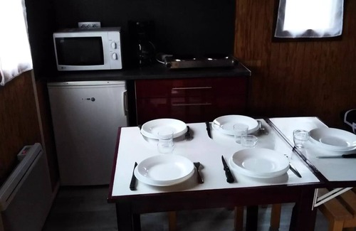Recoules-Previnquieres Chalet De Esquí | Camping Le Plo *** - Mini Chalet Olga 2 Habitaciones 5 Personas