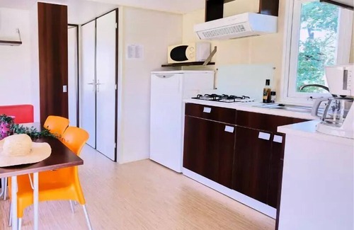 Recoubeau-Jansac Casa | Camping **** Couriou - Confort Casa móvil 3 Habitaciones 4 Personas