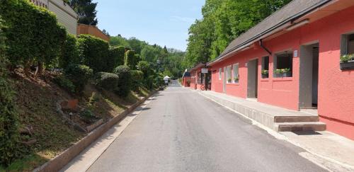 Echternach Chalet De Esquí | Camping Officiel Wollefsschlucht Echternach