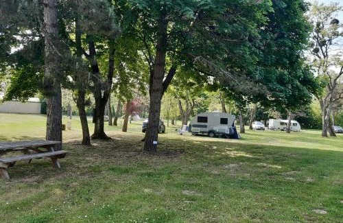 Pouilly-sur-Loire Otro | Camping Onlycamp Le Malaga