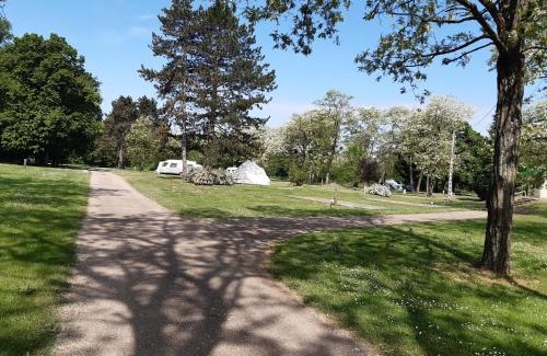 Pouilly-sur-Loire Otro | Camping Onlycamp Le Malaga