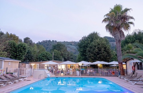 Auribeau-sur-Siagne Casa | Camping Parc des Monges - Casa móvil, 2 dormitorios, 4 personas