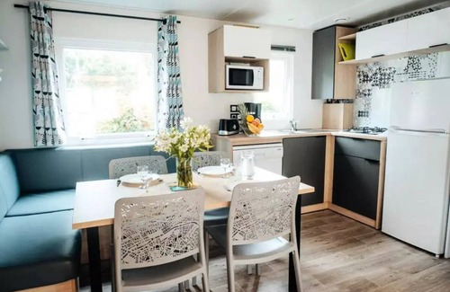 Peyrouse Casa | Camping Paradis in the Shadow of the Tilleuls**** - Mobile Home XXL 5 rooms 8/10 people