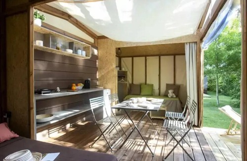 Les Ponts-de-Ce Alquiler De RV | Camping Slow Village Loire Vallée* - Lodge Tent 4 people Without Sanitary facilities