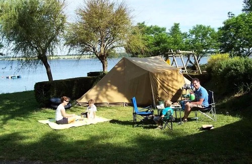 Salles-Curan Chalet De Esquí | Camping Beau Rivage **** - Chalet Bastidon 3 Habitaciones 4 Personas