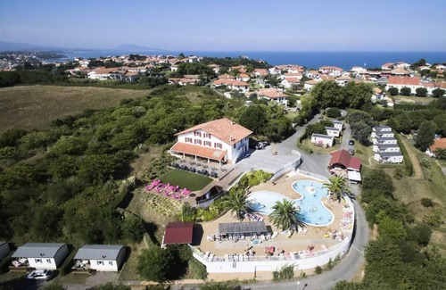 Bidart Casa | Campsite Erreka **** - Privilege Cottage 3 Rooms 4 People + TV