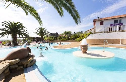 Bidart Casa | Campsite Erreka **** - Privilege Cottage 3 Rooms 4 People + TV