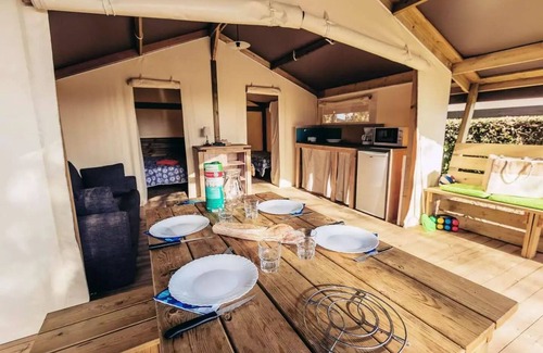 Kerroch Casa | Camping Pointe Talud *** - Confort de flores gratis 3 habitaciones 4 personas sin baño