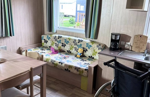 Bourgenay Chalet De Esquí | Campsite maeva Club Les Dinosaures **** - Chalet PMR Cosy 3 Rooms 4 People + TV