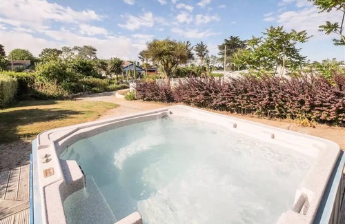 Plomodiern Casa | Campsite Ker Vella - Mobile Home 3 rooms 4/5 people semi-covered terrace