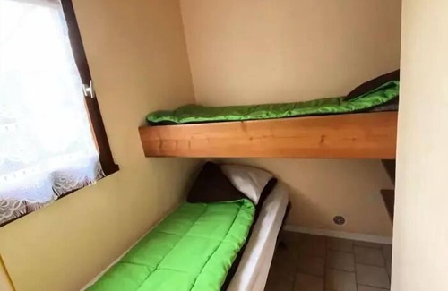 Saint-Rome-de-Tarn Chalet De Esquí | Campsite La Cascade * - House-Chalet 30-35m² - n°208 4 people. TV washing machine deckchair (July and August: Friday/Friday) 4 people
