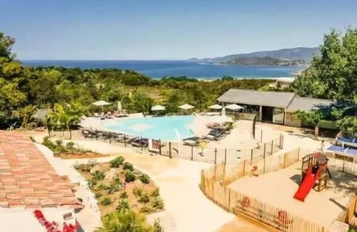 Calcatoggio Chalet De Esquí | Camping LACASA **** - Chalet para 5 personas