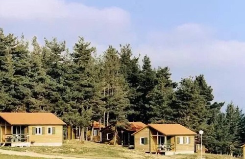 Chastanier Chalet De Esquí | Camping Les sous bois du Lac *** - Chalet Bois Edelweiss 3 habitaciones 5 personas