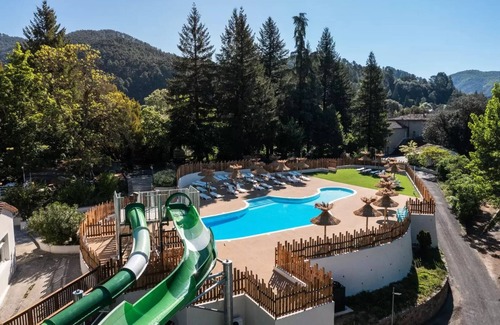 Saumane Casa | Campsite maeva Escapades du Château de l'Hom **** - Privilege Cottage 4 Rooms 6/8 People Air-Conditioned + TV