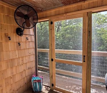 Eagle Rock Casa | Camptown Cabin