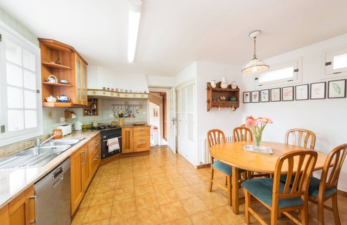 Biniaraix Villa | CAN ALTES - Encantadora villa con piscina privada al pie de las montañas. WiFi Gratis