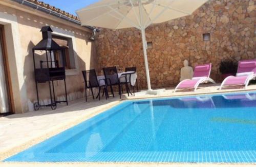 Petra Casa | Can Botellas