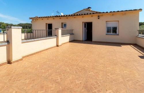 Llambilles Casa | Can Bugantó - amplia casa con piscina y jardín