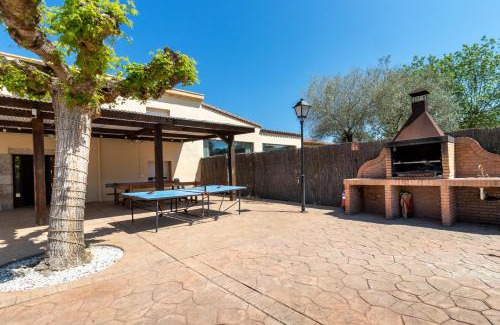 Llambilles Casa | Can Bugantó - amplia casa con piscina y jardín