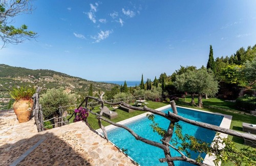 Deia Villa | Villa con mucho espacio exterior y piscina perfecta para una familia