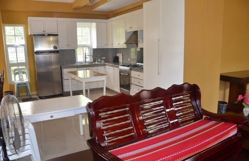 Laurel Casa | Canyon Woods Resort TAGAYTAY Area ALOJAMIENTO Alquiler de casa amueblada y PLAY Golf
