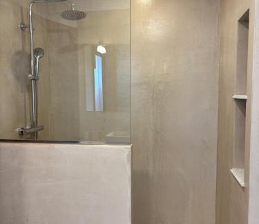 Campllong Casa | Can Pou, charming village house in Girona