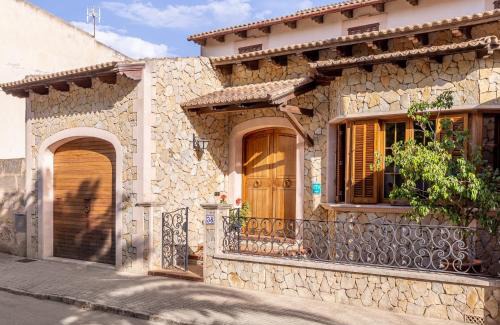 Petra Casa | Can Roca