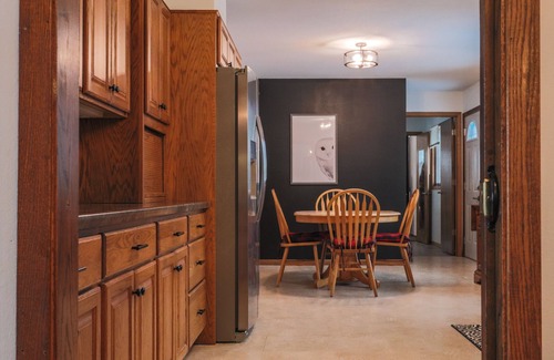 Hastings Casa | Can't beat homey ski retreat adjacent to Afton Alps and scenic Afton State Park.
