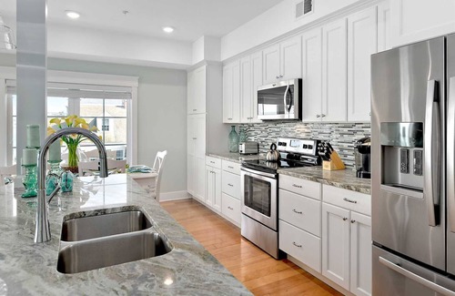 Ocean City Condominio | ¡Nuevo! Bayfront Condo w / Fantastic Views - pregunte acerca de los especiales de mitad de semana de septiembre