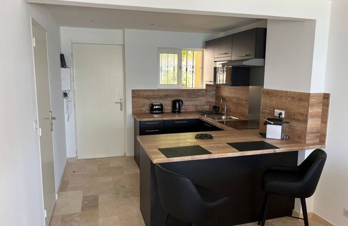 Le Suquet Apartamento | Can't Get Closer to Beach