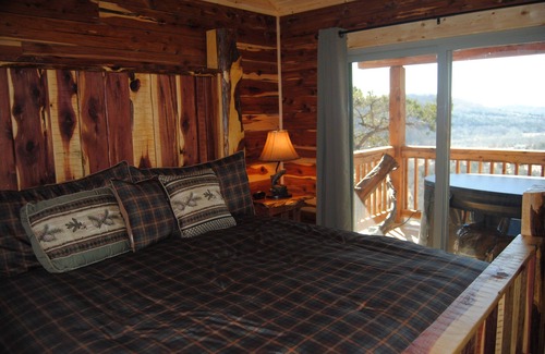 Eureka Springs Cabina | Can-U-Canoe 109 The Trout House Cabaña en la cima de la montaña