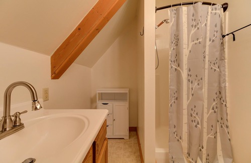 Davis Casa | Canaan Valley chalet near hiking, biking, kayaking, skiing, and charming towns…