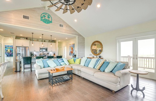 Port Bolivar Casa | Canal-Front Coastal Getaway in Gilchrist w/ Deck