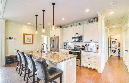 Port Bolivar Casa | Canal-Front Coastal Getaway in Gilchrist w/ Deck