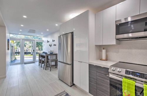 Beverly Heights Condominio | Canal-Front Condo: Walk to Downtown Ft Lauderdale!