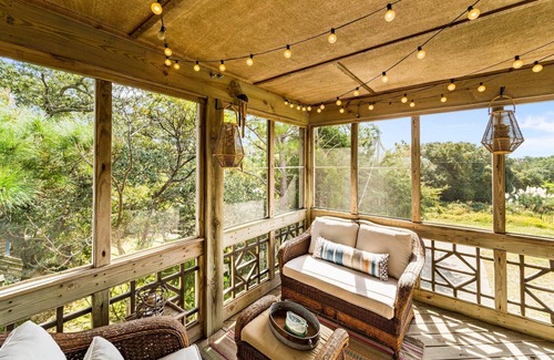 Brigands' Bay Casa | Canal Front, Dog Friendly, Dock & Hot Tub