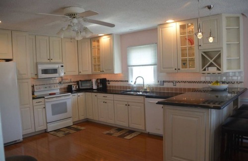Ocean Pines Casa | CANAL FRONT - GREAT VIEWS - 5 BDRM, 3&1/2 BATHS, 2 KINGS, GOLF, RELAX...