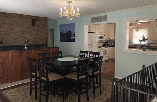 Ocean Pines Casa | CANAL FRONT - GREAT VIEWS - 5 BDRM, 3&1/2 BATHS, 2 KINGS, GOLF, RELAX...