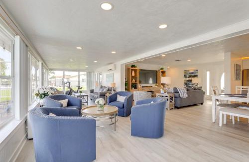 Bay Colony Casa | Canal-Front Haven Pool, Dock and Lanai in Palmetto